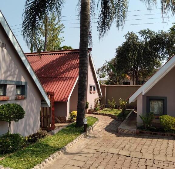 Fotos del hotel Sunset Junction Lodges & Tours:  18