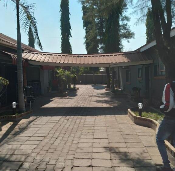 Fotos del hotel Sunset Junction Lodges & Tours:  19