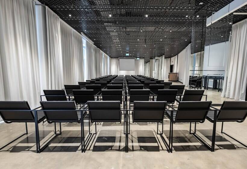 Fotos del hotel Moxy Tbilisi By Marriott:  5