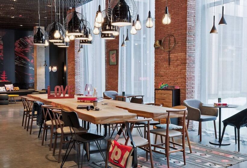 Fotos del hotel Moxy Tbilisi By Marriott:  3