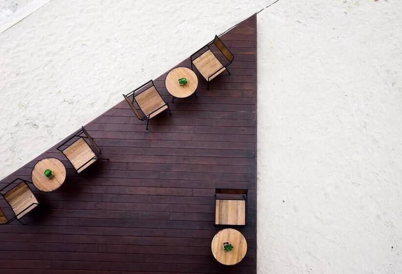 Fotos del hotel The Cabin Beach Resort:  14