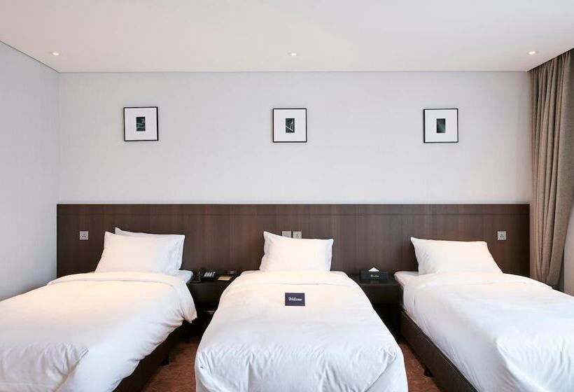 Fotos del hotel Mfelice:  12