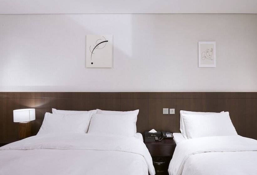 Fotos del hotel Mfelice:  7