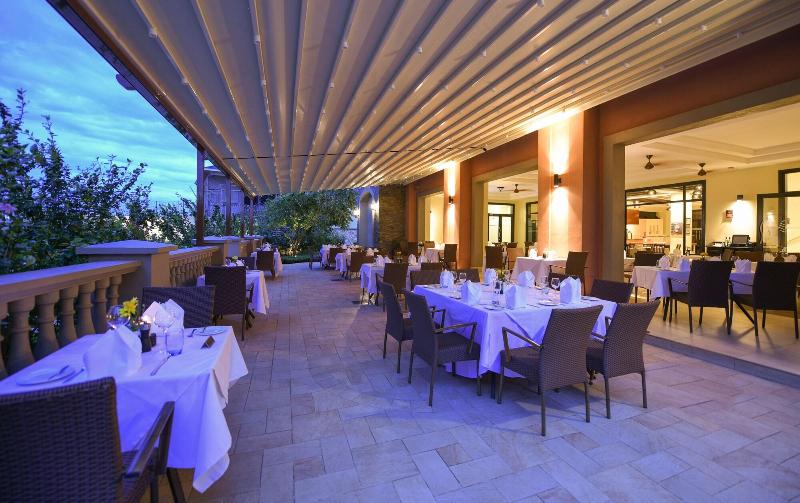 Fotos del hotel Mestil Hotel & Residences:  25