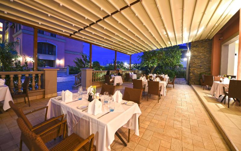 Fotos del hotel Mestil Hotel & Residences:  17