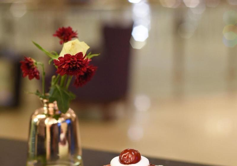 Fotos del hotel Mestil Hotel & Residences:  13