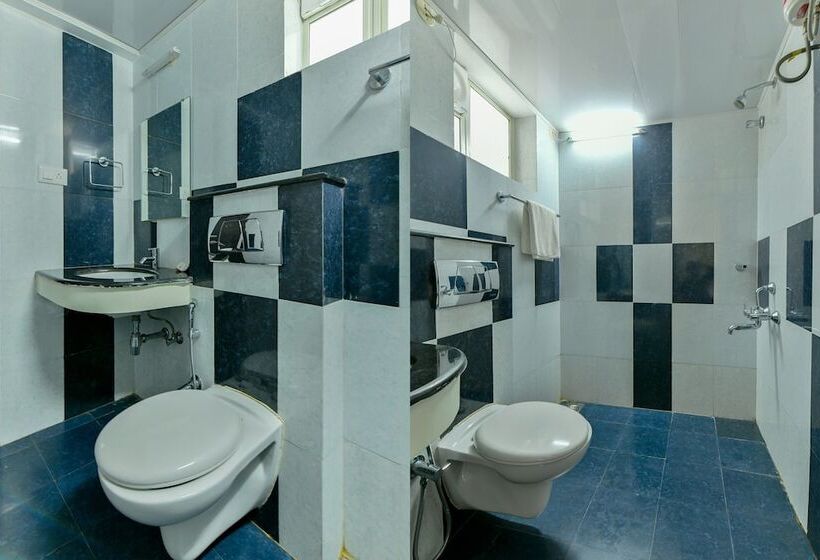 Fotos del hotel Oyo 10051 Hotel Tyche Stays:  6