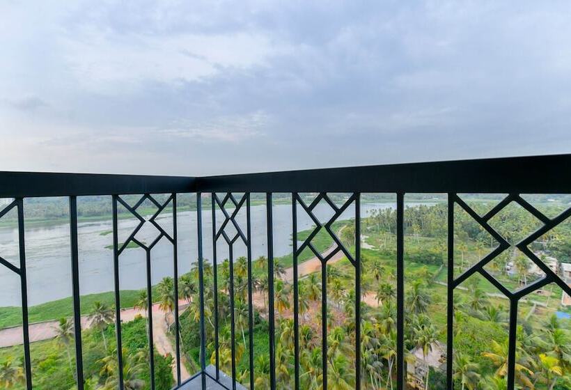 Fotos del hotel Oyo 10051 Hotel Tyche Stays:  11