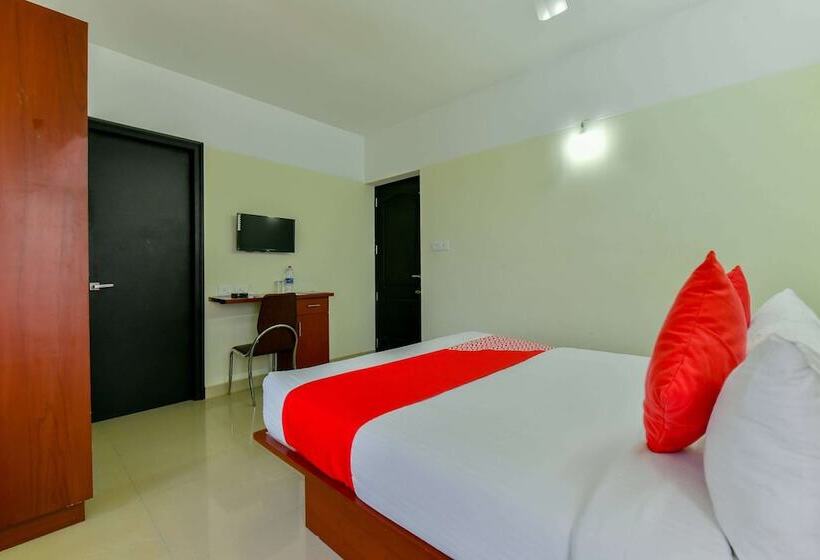 Fotos del hotel Oyo 10051 Hotel Tyche Stays:  12