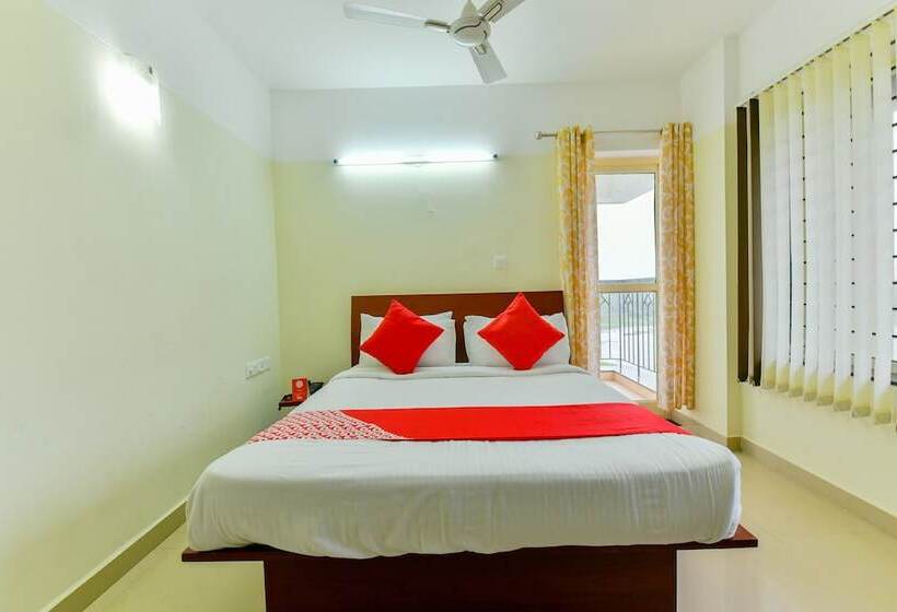 Fotos del hotel Oyo 10051 Hotel Tyche Stays:  14