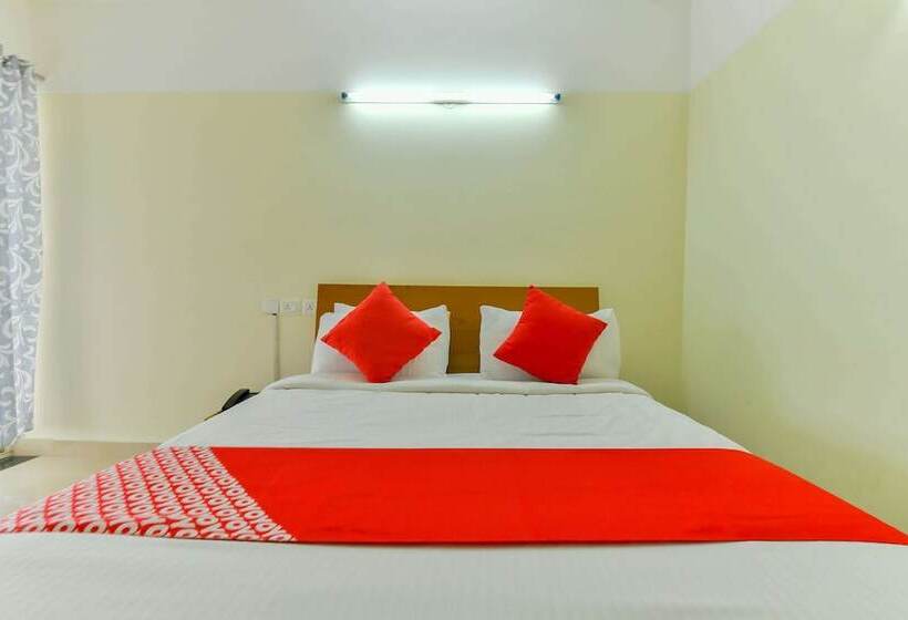 Fotos del hotel Oyo 10051 Hotel Tyche Stays:  8