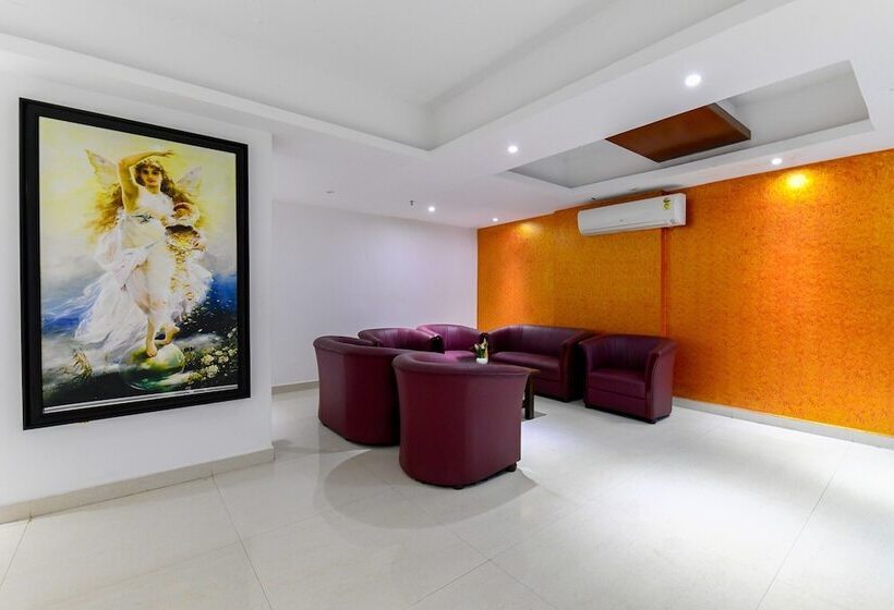 Fotos del hotel Oyo 10051 Hotel Tyche Stays:  5