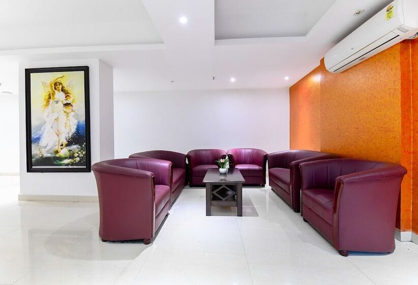 Fotos del hotel Oyo 10051 Hotel Tyche Stays:  25