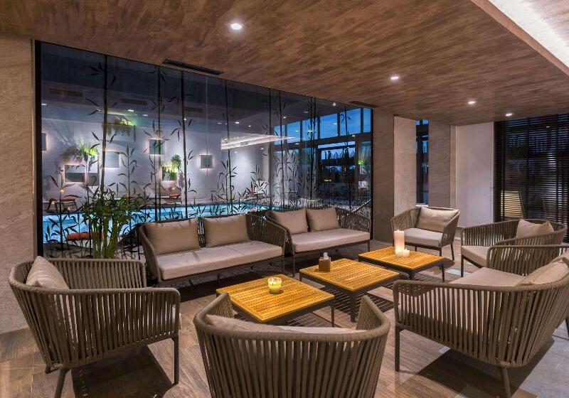 Fotos del hotel Mövenpick  Du Lac Tunis:  8