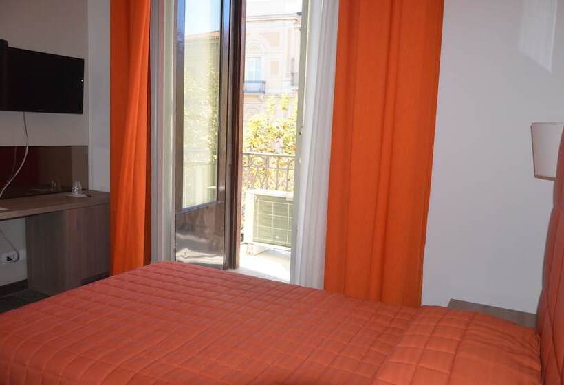 Moonlight Hotel&suites