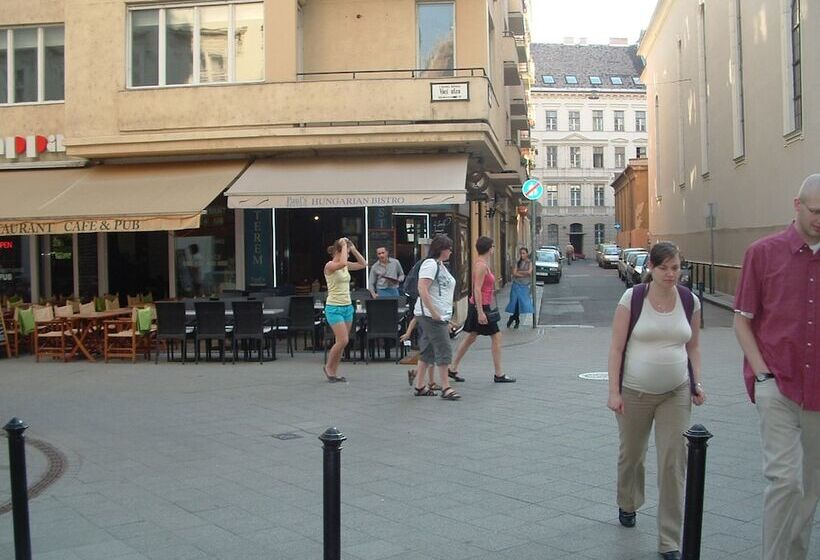 Fotos del hotel Amiga Hostel:  3