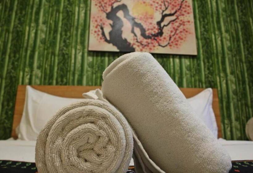 Fotos del hotel Exotic Komodo:  2