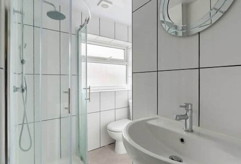 Fotos del hotel Birmingham Guest House 2:  4