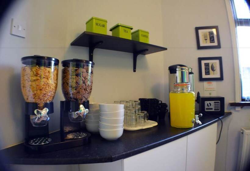 Fotos del hotel Birchfields Guest House:  2