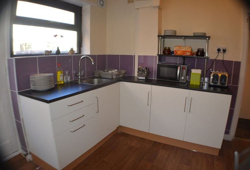 Fotos del hotel Birchfields Guest House:  4