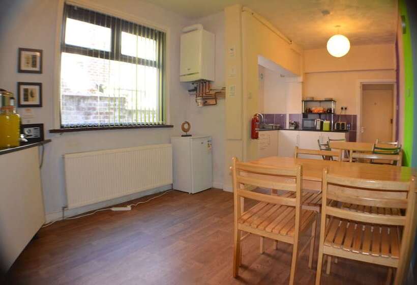 Fotos del hotel Birchfields Guest House:  14