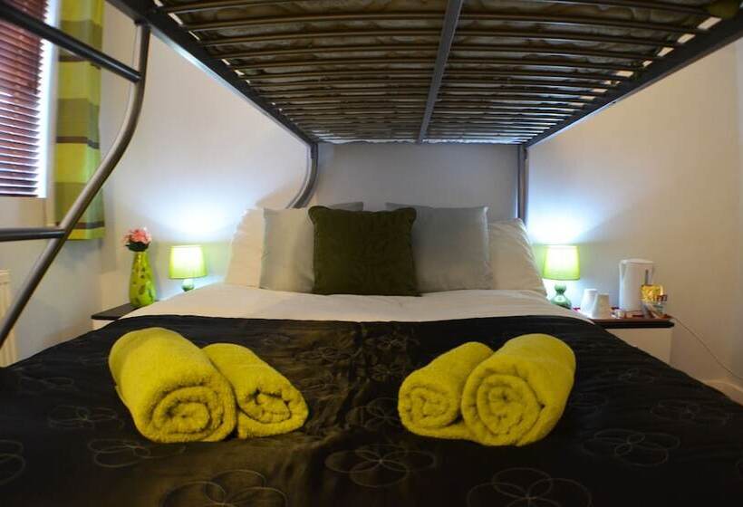 Fotos del hotel Birchfields Guest House:  23