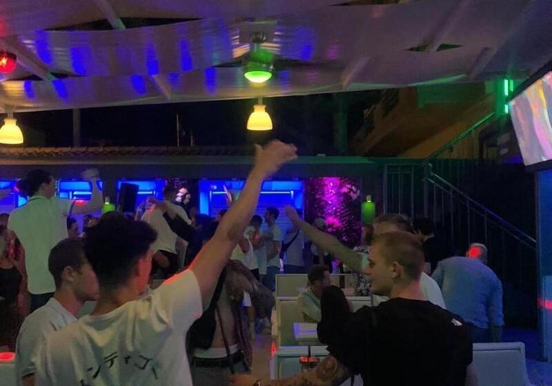 Fotos del hotel Sterling:  8