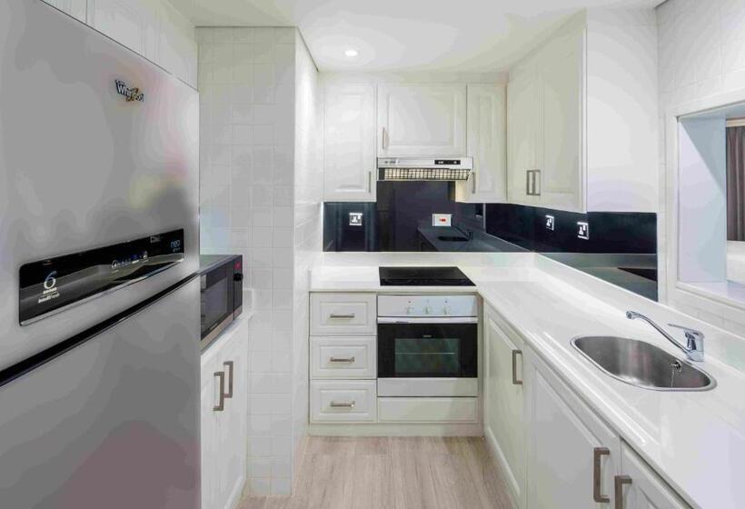 Fotos del hotel Beach Rotana - All Suites:  13