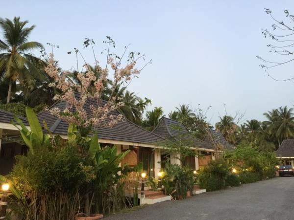Fotos del hotel Ruean Thai Nai Bang By Pansak Resort:  23