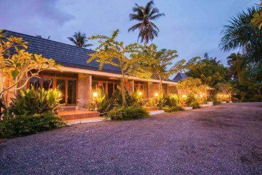 Fotos del hotel Ruean Thai Nai Bang By Pansak Resort:  5