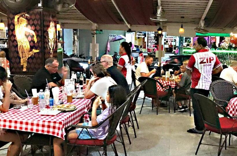 Fotos del hotel Zip Lounge & Apartments:  19