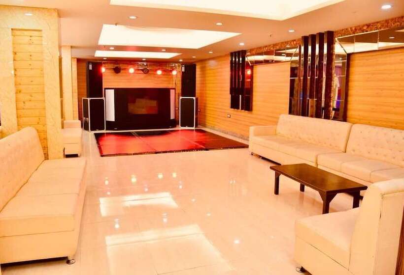 Fotos del hotel S. K Crown Park Naraina:  20