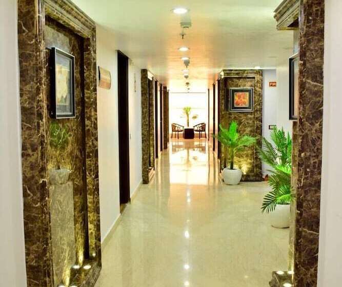 Fotos del hotel S. K Crown Park Naraina:  19