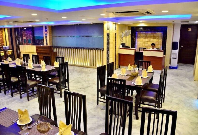 Fotos del hotel S. K Crown Park Naraina:  13