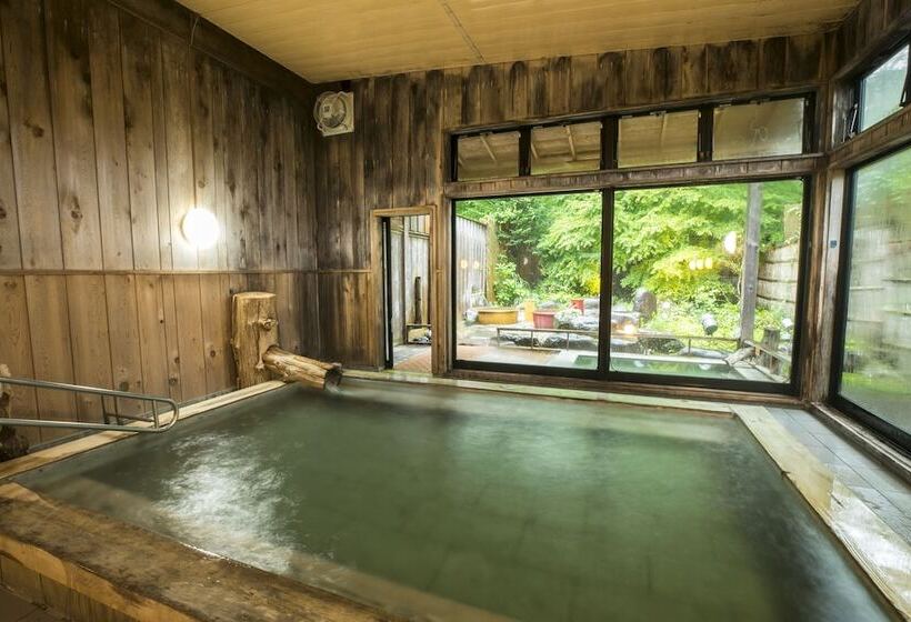 Fotos del hotel Nikko Toshogu Koyoen:  6