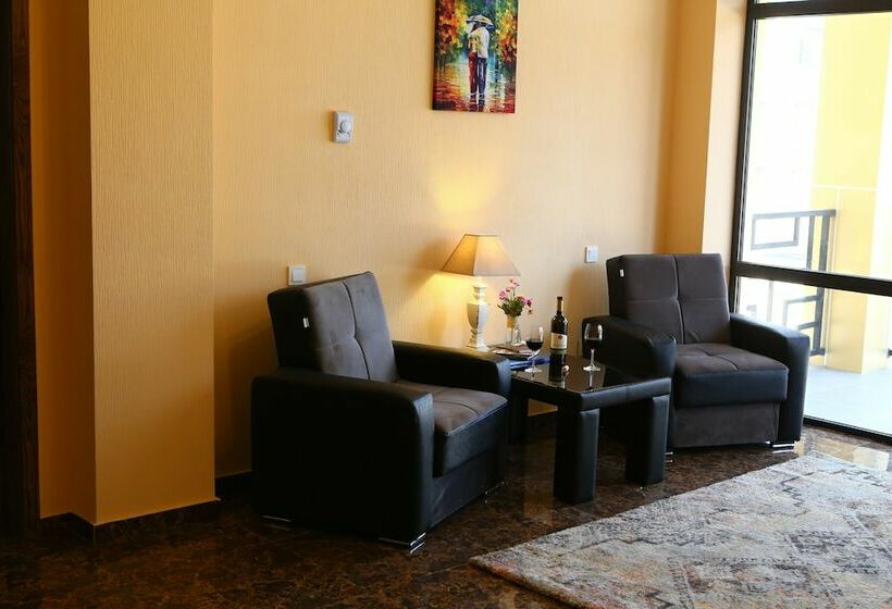 Fotos del hotel Holiday Villa:  3