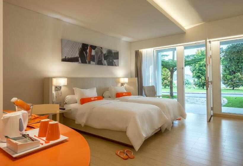 Harris Resort Barelang Batam