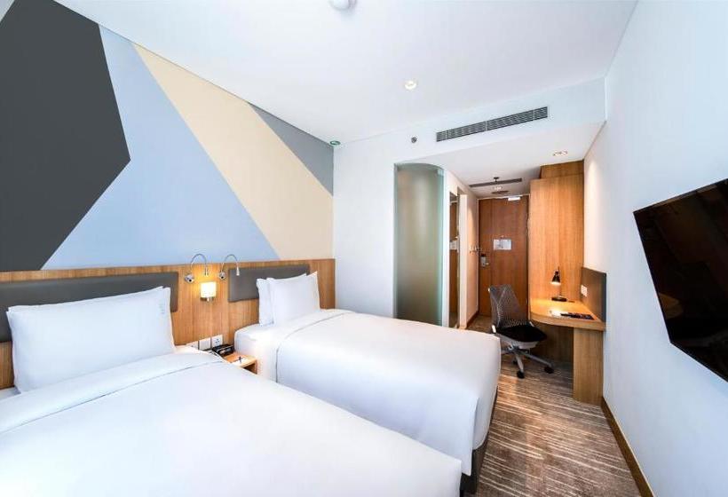 Fotos del hotel Holiday Inn Express Jakarta Matraman, An Ihg:  9