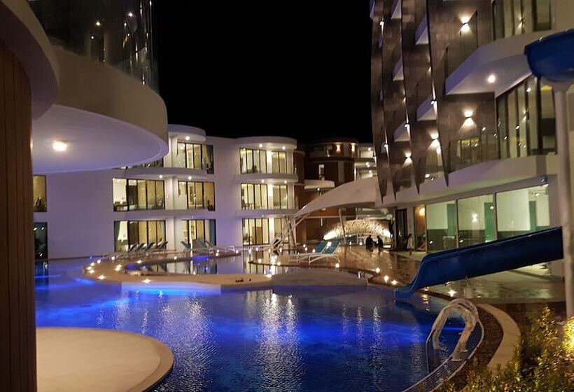 Fotos del hotel Lets Phuket Twin Sands Resort & Spa:  11