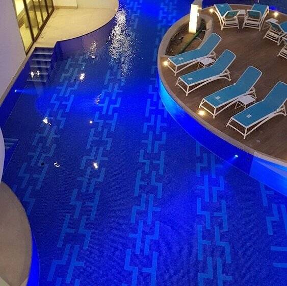 Fotos del hotel Lets Phuket Twin Sands Resort & Spa:  9