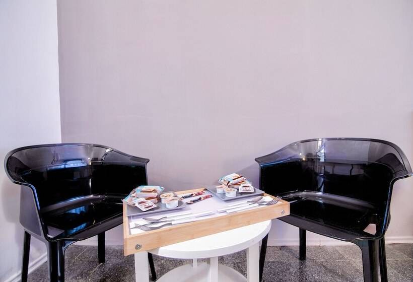 Fotos del hotel Maqueda Central Suites:  3