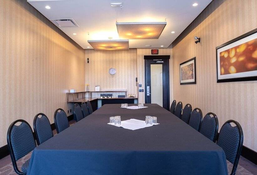 Fotos del hotel Sandman Signature Calgary Airport:  8