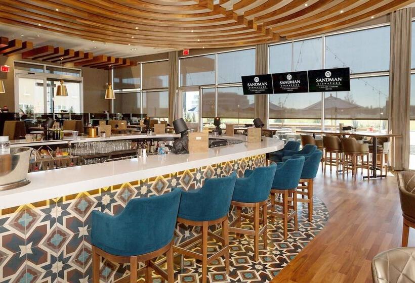 Fotos del hotel Sandman Signature Calgary Airport:  12