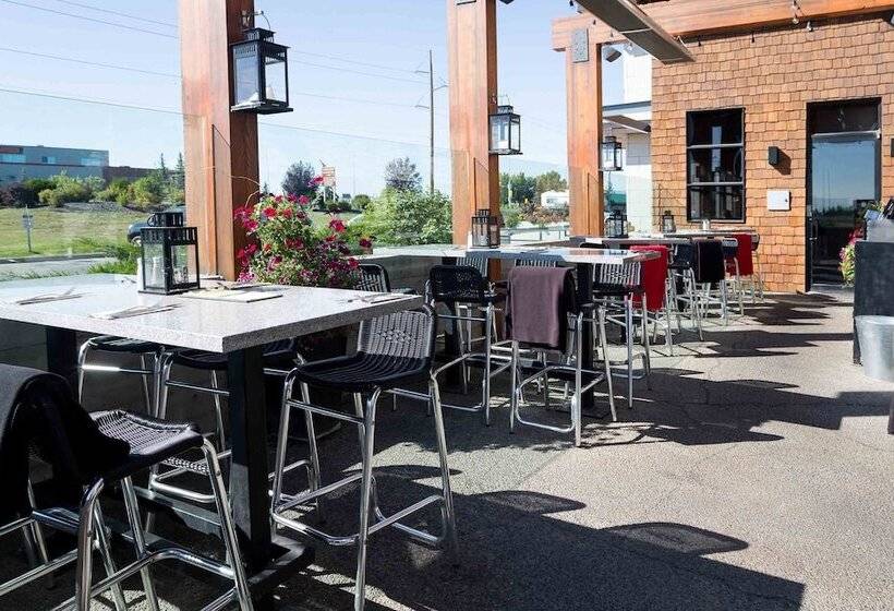 Fotos del hotel Sandman Signature Calgary Airport:  14