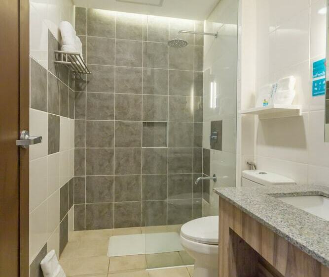 Fotos del hotel Microtel Inn & Suites By Wyndham San Fernando:  11