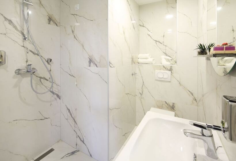 Fotos del hotel Koncept Residence:  16