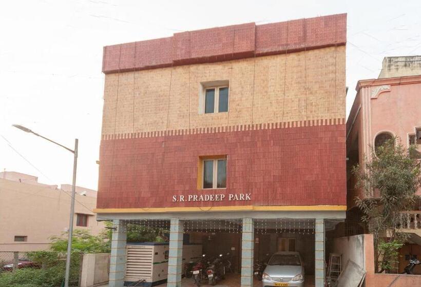 Fotos del hotel Oyo 2490 Sr Pradeep Park:  14