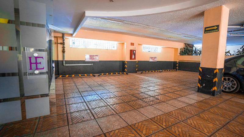 Fotos del hotel Embassy:  2