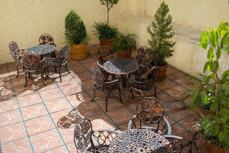 Fotos del hotel Embassy:  11