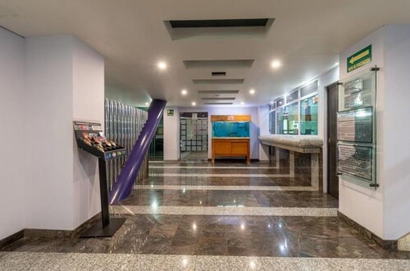 Fotos del hotel Embassy:  14